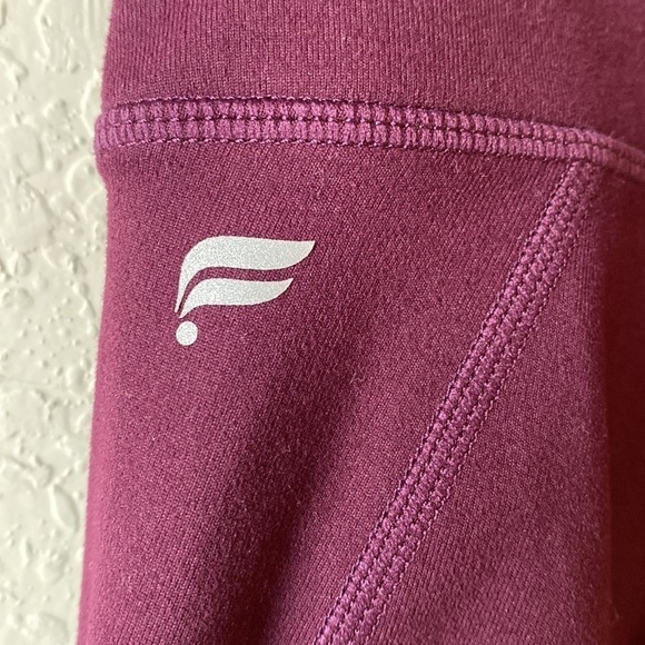 Fabletics On-The-Go PowerHold Legging - Picture 7 of 13